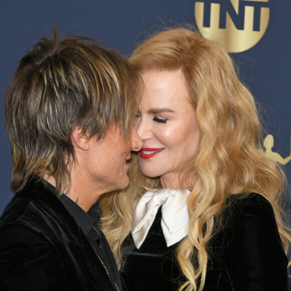 Keith Urban et sa femme Nicole Kidman lors du photocall de la 28ème édition des Screen Actors Guild Awards, ("SAG Awards"), au Barker Hangar à Santa Monica, Los Angeles, Californie, Etats-Unis, le 27 février 2022.