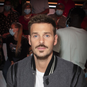 Exclusif - Matt Pokora sur le plateau de l'émission TPMP (Touche pas à mon poste) diffusée en direct le 27 septembre 2021 sur C8. © Jack Tribeca / Bestimage 