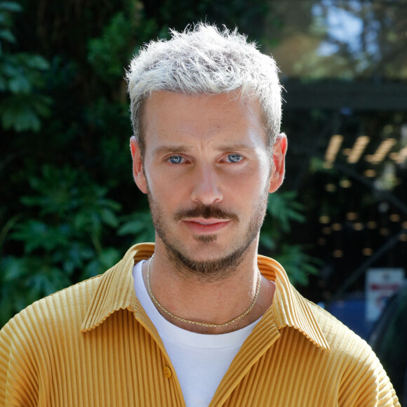 Exclusif - M. Pokora (Matt Pokora) - Les personnalités quittent l'enregistrement de l'émission "Vivement dimanche" qui sera diffusée le xx septembre 2021 au Studio Gabriel à Paris, France, le 02 septembre 2021. © Christophe Clovis / Bestimage 