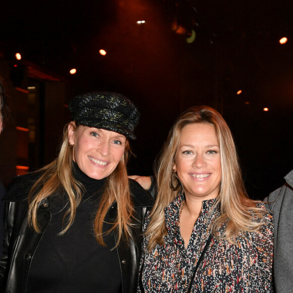 Philippe Lellouche, Estelle Lefébure, Caroline Faindt et Zinedine Soualem lors de la soirée de lancement du nouveau Range Rover au Pavillon Vendôme à Paris le 4 novembre 2021. © Veeren / Bestimage 