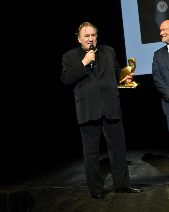 Exclusif - Gérard Depardieu reçoit un Ibis d'or pour l'ensemble de sa carrière sur la scène du palais de congrès Atlantia lors du 5ème festival du cinéma et musique de film de la Baule le 4 novembre 2018. © Rachid Bellak/Bestimage 