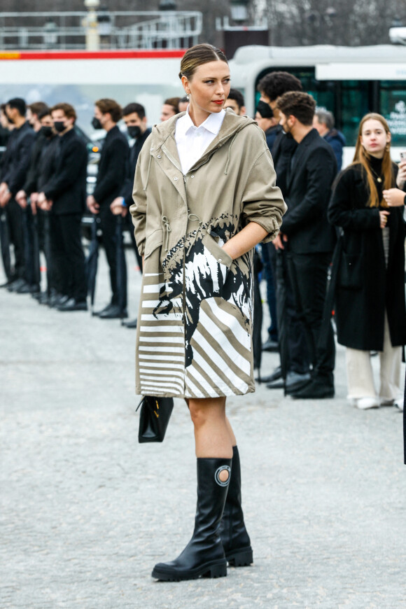 Maria Sharapova arrive au défilé Dior (collection prêt-à-porter automne-hiver 2022/2023) lors de la Fashion Week de Paris. Le 1er mars 2022. © Veeren-Clovis/Bestimage