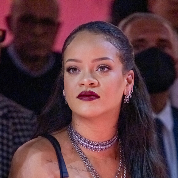 Rihanna (enceinte) assiste au défilé de mode automne-hiver 2022/2023 "Christian Dior" lors de la fashion week de Paris. Le 1er mars 2022 © Olivier Borde / Bestimage