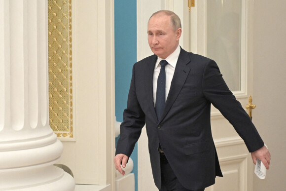 Le président russe Vladimir Poutine est vu lors d'une réunion avec des membres du monde des affaires russe au Kremlin de Moscou, Russie, le 24 février 2022.
