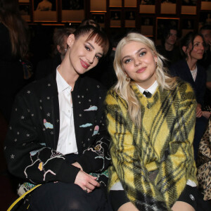 Louise Bourgoin et Louane Emera assistent au défilé Christian Dior, collection Prêt-à-porter Automne/Hiver 2022/2023, au Jardin des Tuileries. Paris, le 1er mars 2022. © Borde-Rindoff/Bestimage