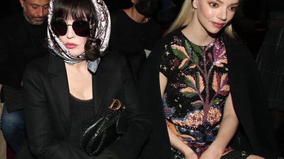 Isabelle Adjani : Incognito au défilé Dior, à côté d'Anya Taylor-Joy