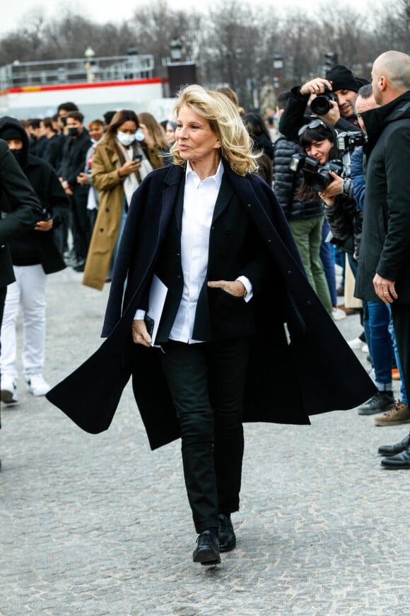 Nicole Garcia (de la série Lupin) arrive au défilé Dior (collection prêt-à-porter automne-hiver 2022/2023) lors de la Fashion Week de Paris. Le 1er mars 2022. © Veeren-Clovis/Bestimage