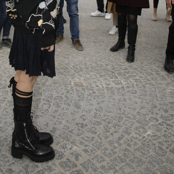 Louise Bourgoin assiste au défilé Christian Dior (collection prêt-à-porter Automne/Hiver 2022/2023) lors de la Fashion Week de Paris, le 1er mars 2022. © Denis Guignebourg/Bestimage