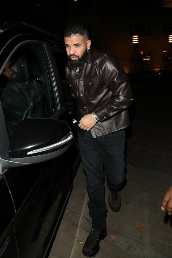 Drake à la sortie de la soirée "Tiffany Calver & Friends X YouTube Shorts" à Londres, le 13 septembre 2021. 