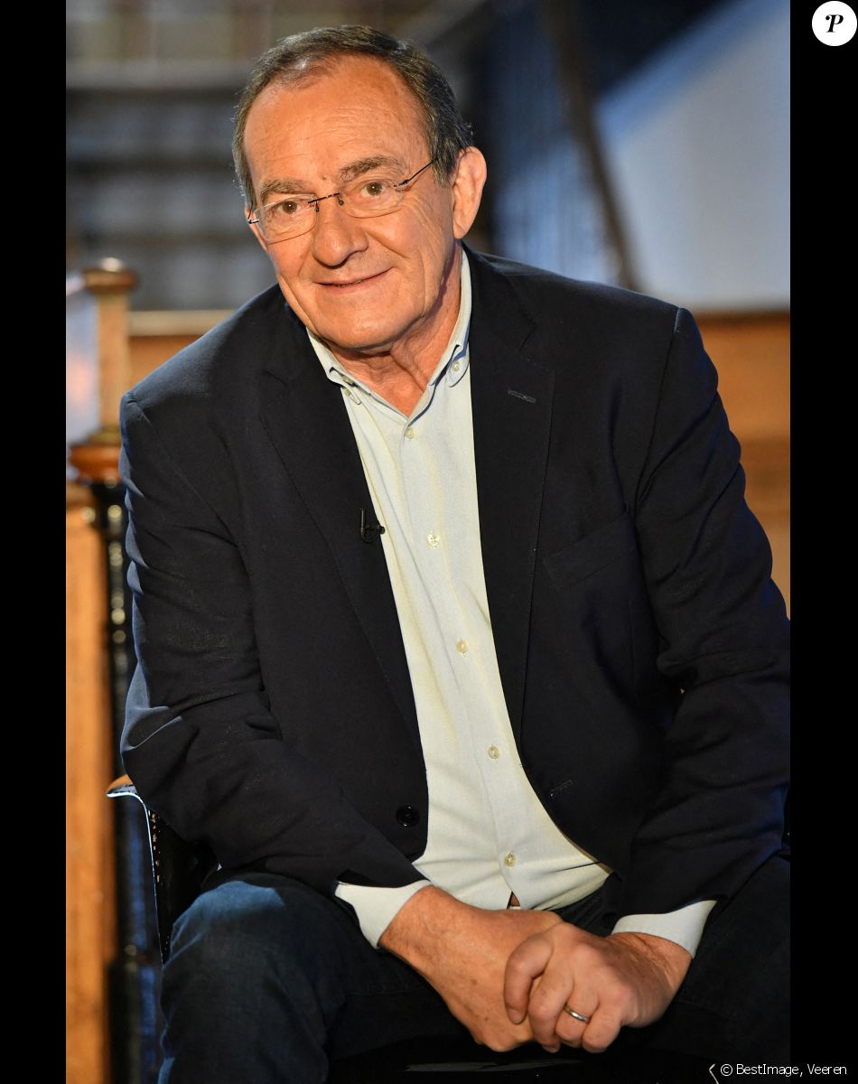 Jean-Pierre Pernaut - Jean-Pierre Pernaut et sa femme Nathalie Marquay lors de l'enregistrement de l'émission "Animaux Stars" le 23 novembre 2021, diffusée le 5 février 2022 sur la chaine Animaux. L'ancien présentateur du journal de 13h vient de révéler d'être atteint d'un cancer du poumon © Veeren/Bestimage