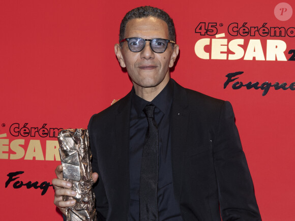 Roschdy Zem (César du meilleur acteur pour le rôle de Yacoub Daoud dans "Roubaix, une lumière") - Photocall du dîner de la 45ème cérémonie des César au Fouquet's à Paris. Le 28 février 2020 © Pierre Perusseau / Bestimage 