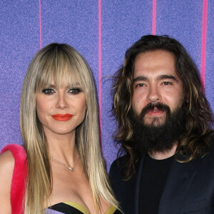 Heidi Klum et Tom Kaulitz assistent à la soirée Billboard Women in Music au YouTube Theater. Inglewood, Los Angeles, le 2 mars 2022.