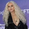 Christina Aguilera canon en costume décolleté devant Ciara, sexy et féline