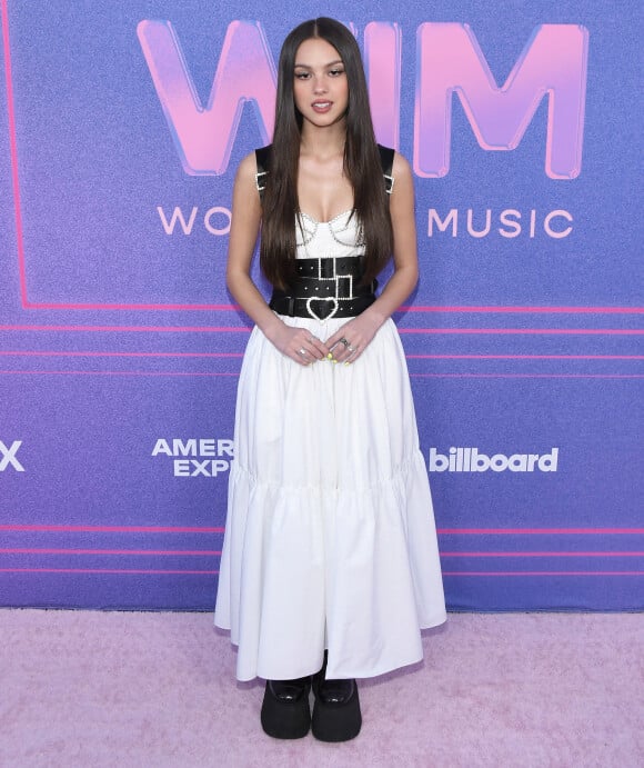Olivia Rodrigo assiste à la soirée Billboard Women in Music au YouTube Theater. Inglewood, Los Angeles, le 2 mars 2022.