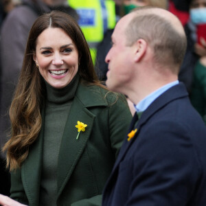 Le prince William, duc de Cambridge, et Kate Catherine Middleton, duchesse de Cambridge, en visite au marché de Abergavenny Market au Pays de Galles, à l'occasion du "St David's Day". Le 1er mars 2022 