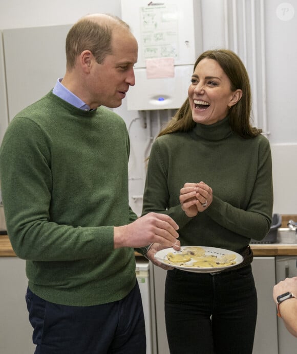 Le prince William, duc de Cambridge, et Catherine (Kate) Middleton, duchesse de Cambridge, au Neon Youth Club de Blaenavon Hwb à Blaenavon, Royaume Uni, le 1er mars 2022. 