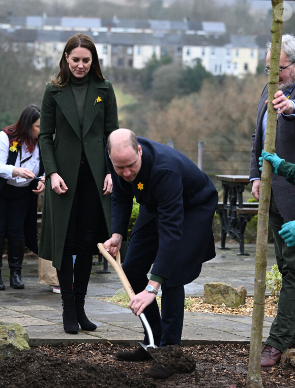 Le prince William, duc de Cambridge, et Kate Catherine Middleton, duchesse de Cambridge, en déplacement dans la ville de Blaenavon au Pays de Galles, à l'occasion du "St David's Day". Le 1er mars 2022 