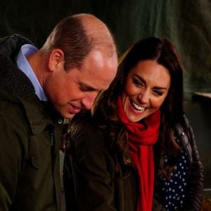 Le prince William, duc de Cambridge, et Catherine (Kate) Middleton, duchesse de Cambridge, lors d'une visite d'une ferme caprine à Pant Farm au Pays de Galles, Royaume Uni