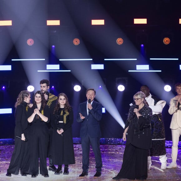 SOA Marius Elliott Cyprien Zeni Alvan & Ahez Pauline Chagne Stephane Bern et Laurence Boccolini - Le groupe "Alvan & Ahez", représentant de la France à l'Eurovision, lors de l'émission "Eurovision France, c'est vous qui décidez !" diffusée sur France 2 le 5 mars 2022 © Cyril Moreau / Bestimage