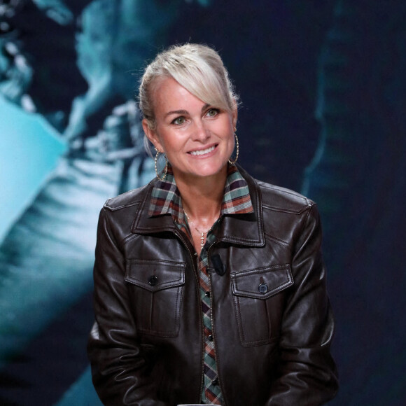 Exclusif - Laeticia Hallyday était l'invitée de l'émission "Quotidien" présentée par Y. Barthès en direct sur la chaine TMC à Paris à l'occasion de l'inauguration d'une esplanade, d'une statue, d'un bar et d'un concert hommage à Johnny, à l'Accor Arena. © Dominique Jacovides/Bestimage