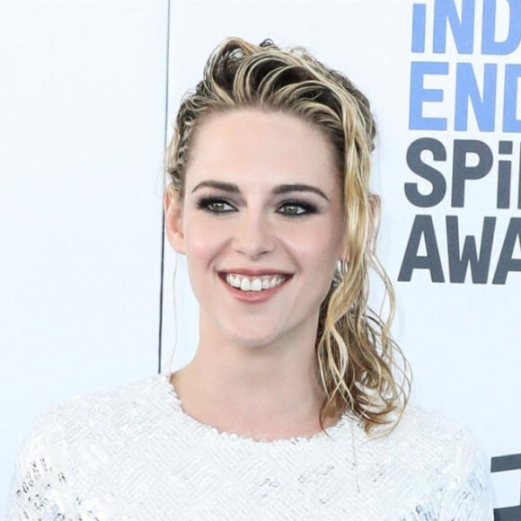 Kristen Stewart au photocall des ""Film Independent Spirit Awards" à Los Angeles, le 6 mars 2022. 
