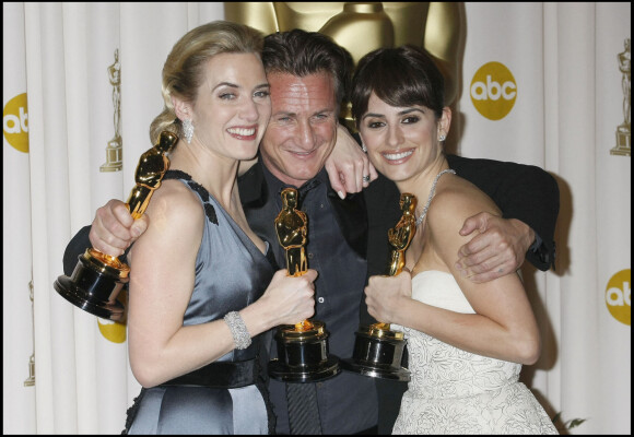 Penélope Cruz, Sean Penn et Kate Winslet récompensés lors de la cérémonie des Oscars en 2009. 