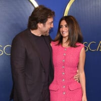Penélope Cruz et Javier Bardem : Regards tendres et mini-robe pop, le couple fin prêt pour les Oscars