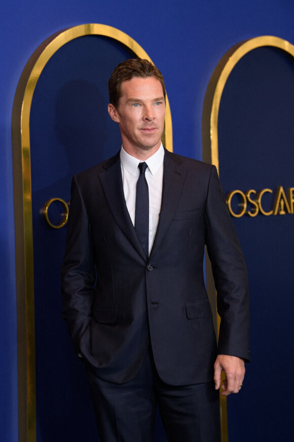 Benedict Cumberbatch au photocall du dîner des nominés de la 94ème édition des Oscar à Los Angeles, le 7 mars 2022.
