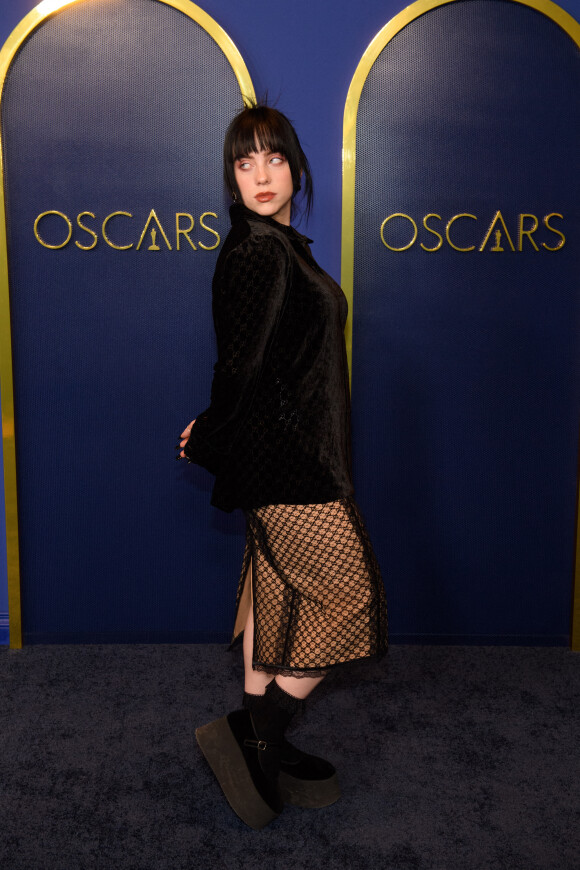 Billie Eilish au photocall du dîner des nominés de la 94ème édition des Oscar à Los Angeles, le 7 mars 2022.