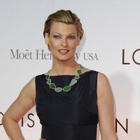 Linda Evangelista défigurée par la chirurgie : elle se montre au grand jour à New York