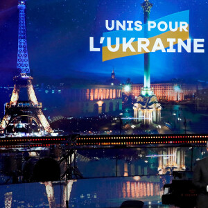 Nagui et Leïla Kaddour - Emission spéciale "Unis pour l'Ukraine" à la Maison de la Radio et de la Musique. Paris, le 8 mars 2022. © Cyril Moreau / Jack Tribeca / Bestimage