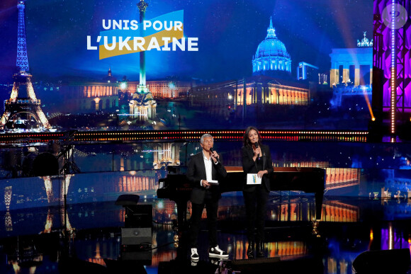 Nagui et Leïla Kaddour - Emission spéciale "Unis pour l'Ukraine" à la Maison de la Radio et de la Musique. Paris, le 8 mars 2022. © Cyril Moreau / Jack Tribeca / Bestimage