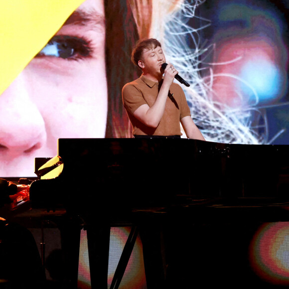 Sofiane Pamart, Eddy de Pretto et Jane Birkin - Emission spéciale "Unis pour l'Ukraine" à la Maison de la Radio et de la Musique. Paris, le 8 mars 2022. © Cyril Moreau / Jack Tribeca / Bestimage