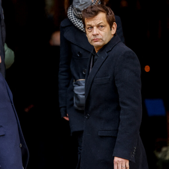Denis Brogniart et Laurent Mariotte - Obsèques de Jean-Pierre Pernaut en la Basilique Sainte-Clotilde à Paris le 9 mars 2022. © Cyril Moreau / Bestimage
