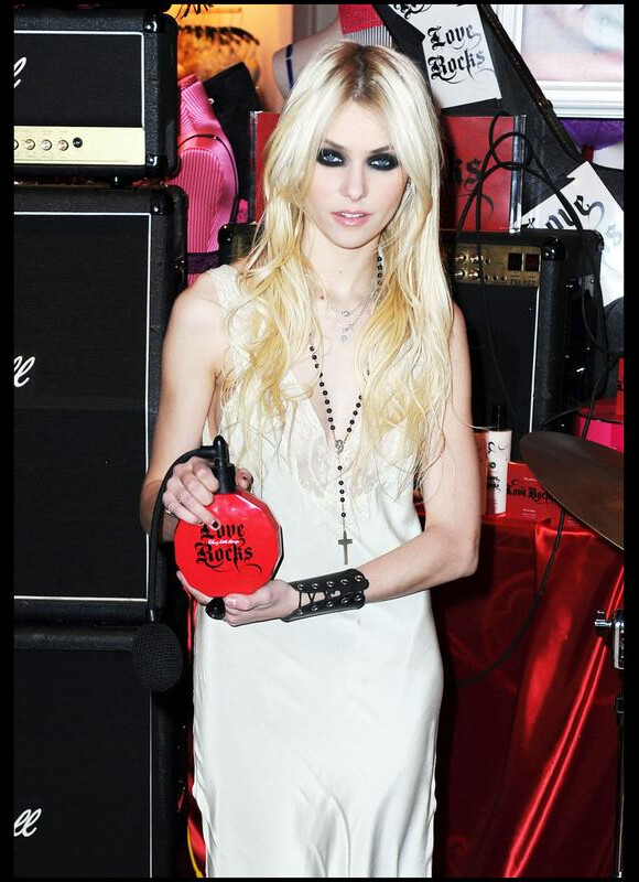 Taylor Momsen lors du lancement de son parfum "Love Rocks" à New York, le 14 janvier 2010