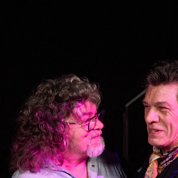 Exclusif - Marc Lavoine et son frère Francis Lavoine - Backstage de l'enregistrement de l'émission "Duos Mystères" à la Seine Musicale à Paris, diffusée le 20 août sur TF1. © Gaffiot-Moreau / Bestimage