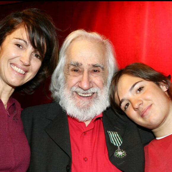 Jean Claude Deret, Zabou Breitman et sa fille Anna - Théâtre "Le funambule" à Paris.