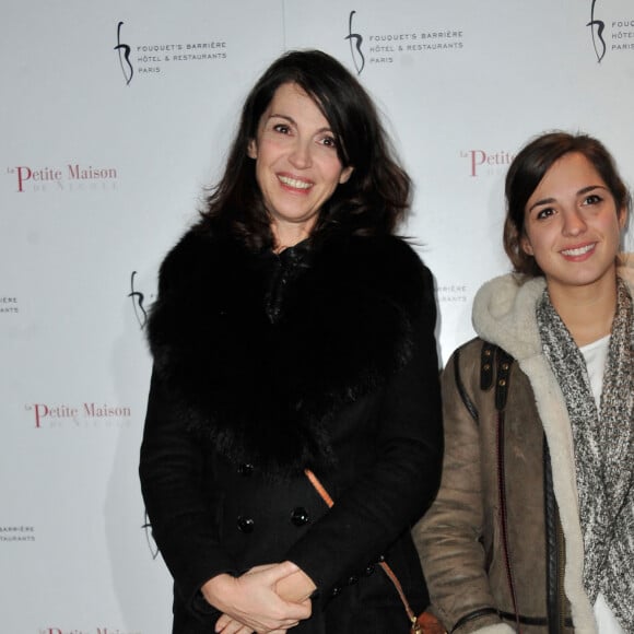 Zabou Breitman et sa fille Anna - Inauguration du restaurant 'La Petite Maison de Nicole' a l'hotel Fouquet's Barriere a Paris le 21 Janvier 2013.