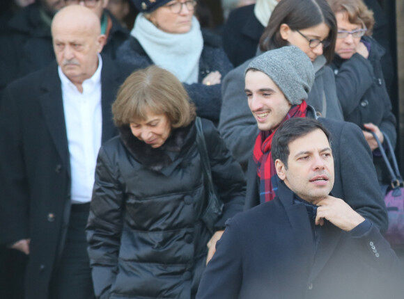 Exclusif - Antonin Chalon, le fils de Zabou Breitman - Obsèques de Jean-Claude Deret, le père de Zabou Breitman au cimetière du Père Lachaise à paris le 17 décembre 2016. 