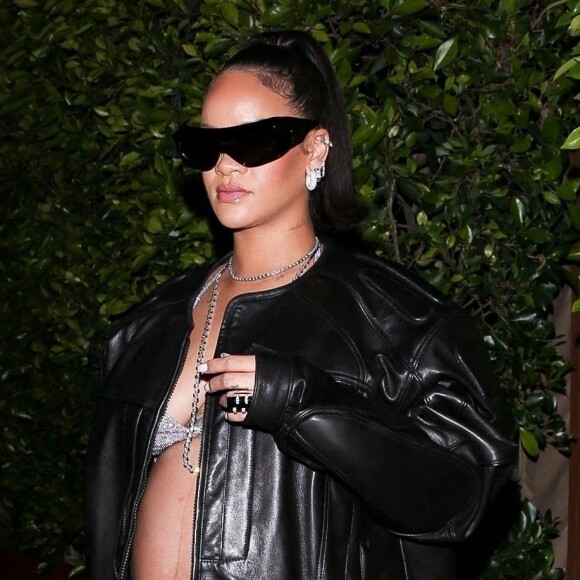 Exclusif - Rihanna, enceinte, au restaurant Giorgio Baldi, à Santa Monica