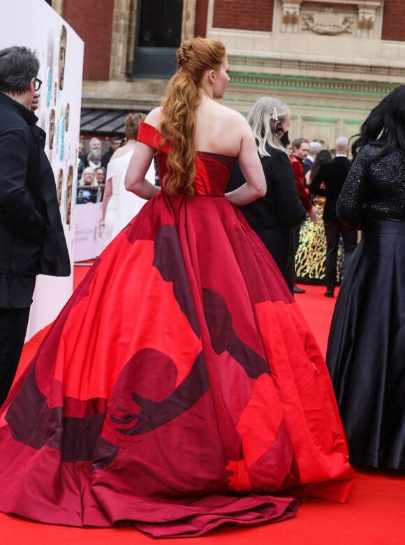 Hayley Bennett assiste à la cérémonie des BAFTA 2022 (British Academy Film Awards) au Royal Albert Hall à Londres, le 13 mars 2022.
