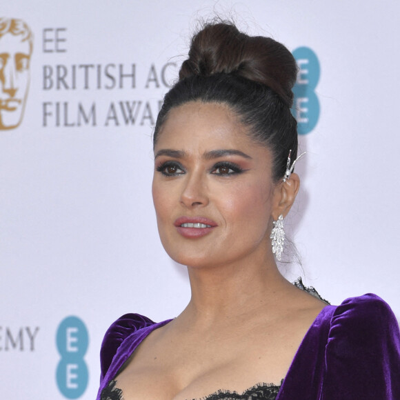 Salma Hayek assiste à la cérémonie des BAFTA 2022 (British Academy Film Awards) au Royal Albert Hall à Londres, le 13 mars 2022.