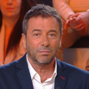 Bernard Montiel face à Carine, une femme qui affirme être le fruit de sa relation avec Mimi, une assistante de production de Vidéo Gag