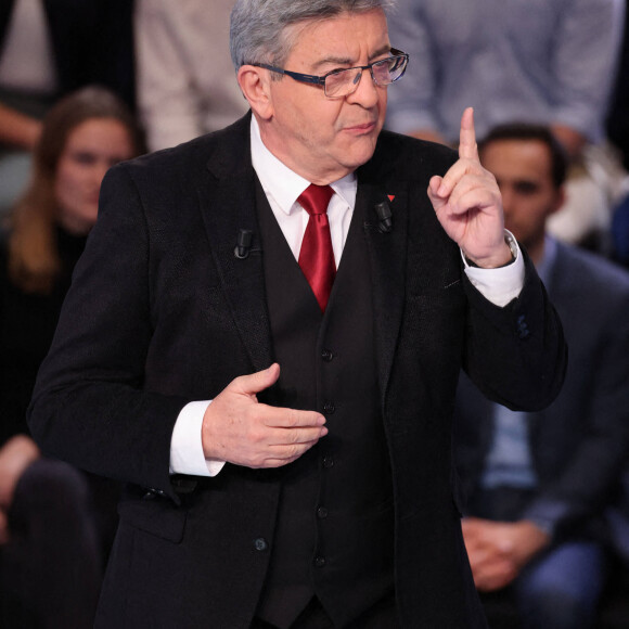 Jean-Luc Mélenchon - Les candidats à l'élection présidentielle sont sur le plateau de l'émission "La France face à la guerre" sur TF1 le 14 mars 2022