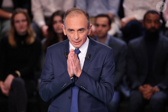 Eric Zemmour - Les candidats à l'élection présidentielle sont sur le plateau de l'émission "La France face à la guerre" sur TF1 le 14 mars 2022.