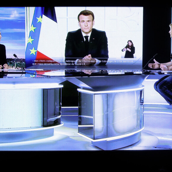 La journaliste Anne- Sophie Lapix lors du débat suivant l'allocution du président - Le président de la république Emmanuel Macron lors d'une allocution télévisée sur France Télévisions pour annoncer le 3ème confinement et des mesures renforcées pour lutter contre la propagation du Coronavirus (Covid-19), alors que la France fait face à une troisième vague de la pandémie, Paris, France. Le 31 mars 2021