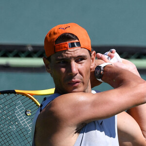 Rafael Nadal face à Carlos Alcaraz lors du tournoi "BNP Paribas Open 2022" à Indian Wells, le 9 mars 2022.