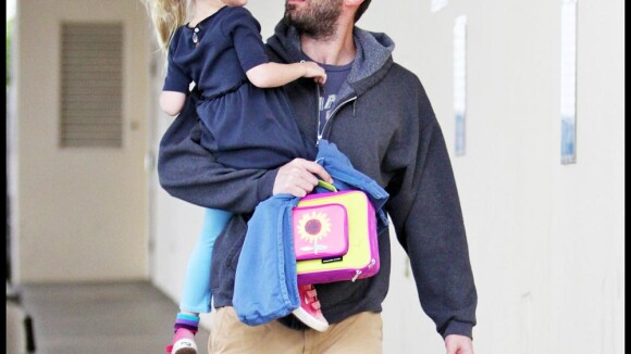 Violet Affleck : dans les bras de son papa, Ben... elle plane !