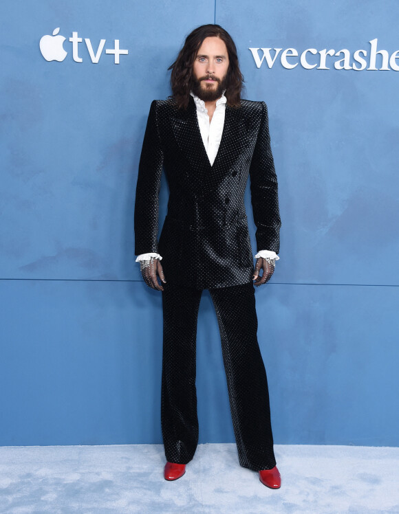 Jared Leto assiste à l'avant-première de la série "WeCrashed" à l'Academy Museum Of Motion Pictures, entièrement habillé en Gucci. Los Angeles, le 17 mars 2022.