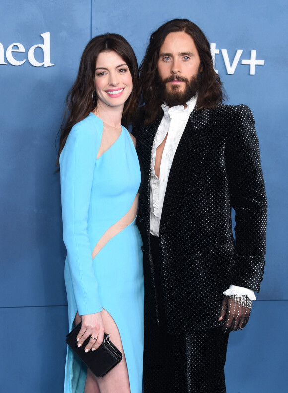 Anne Hathaway et Jared Leto assistent à l'avant-première de la série "WeCrashed" à l'Academy Museum Of Motion Pictures. Los Angeles, le 17 mars 2022.